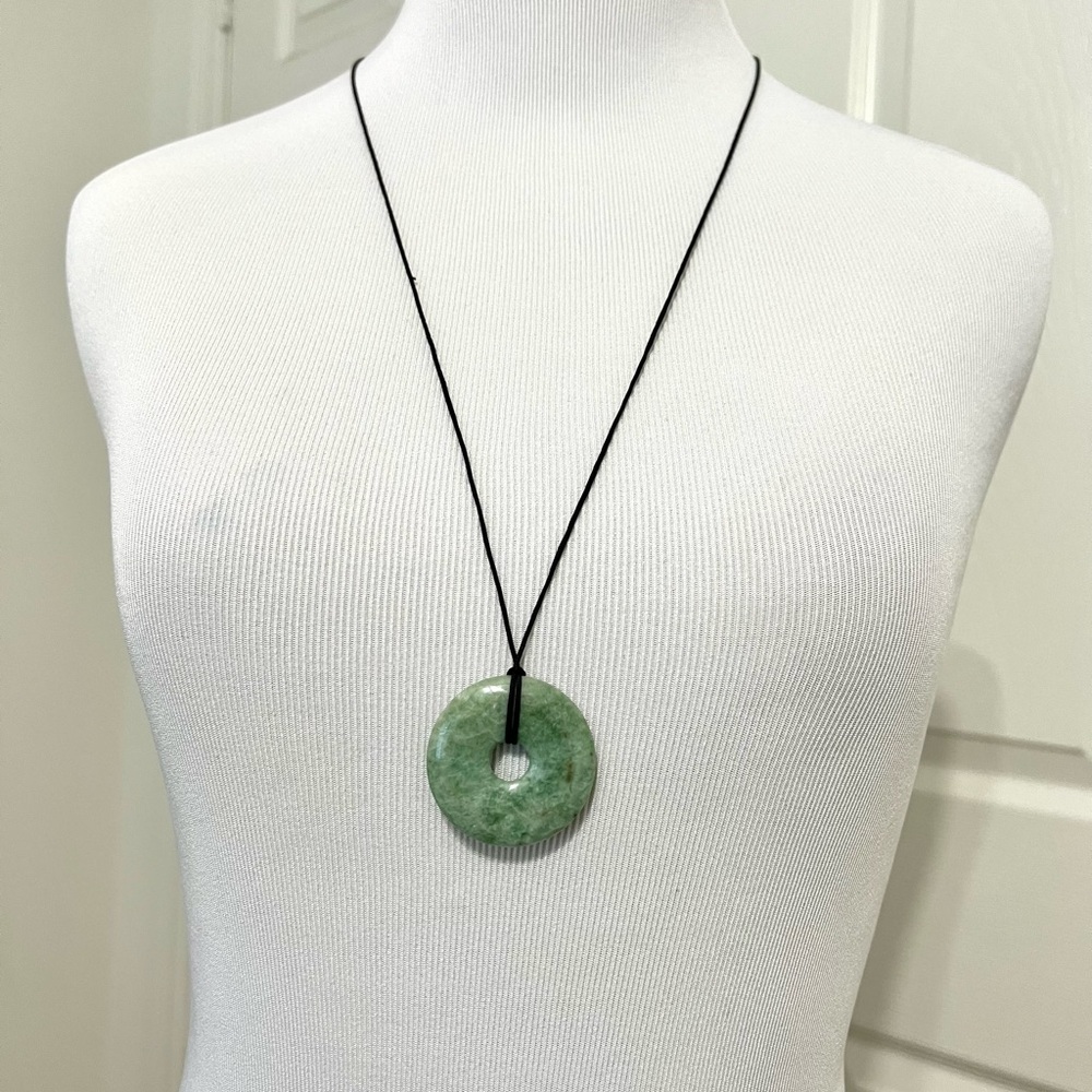 Elegant Green Jade style Pendant on a string Necklace
